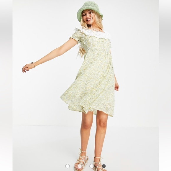 Urban Revivo ASOS - Frill Neck Floral Dress in Green - Picture 4 of 8